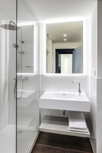 Bathroom 4, Courtyard by Marriott Prague Airport, Praha 6