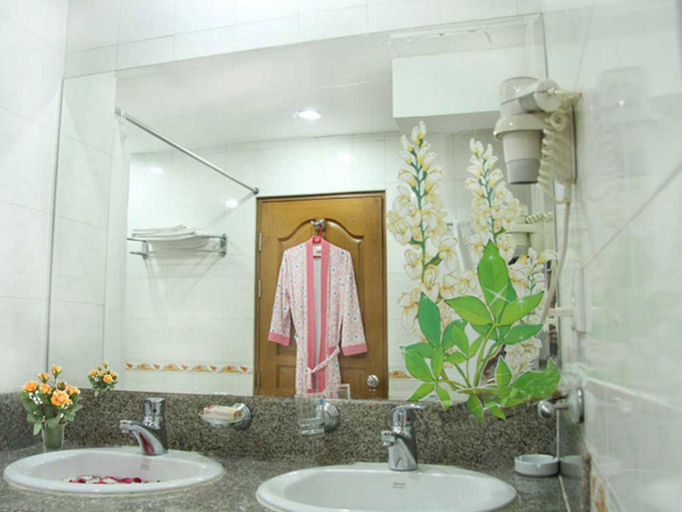 Bathroom 5, Excel Treasure Hotel, Yangon