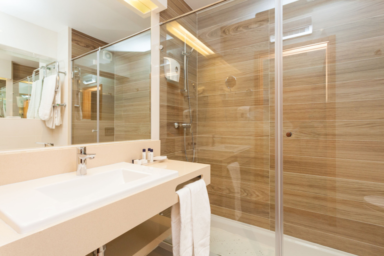 Bathroom 5, Marina Rio, Lagos