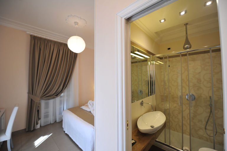 Bathroom 5, Hotel Villa Zaccardi, Rome