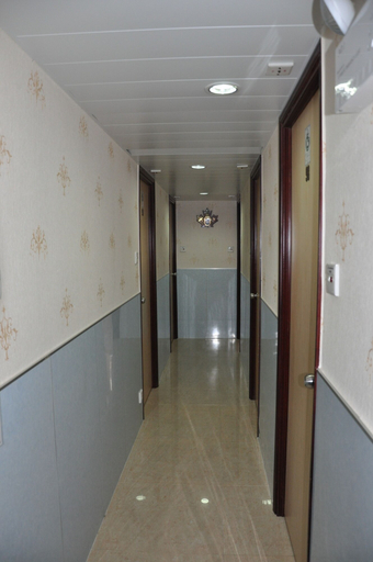 Others 4, Dragon Hostel, Kowloon