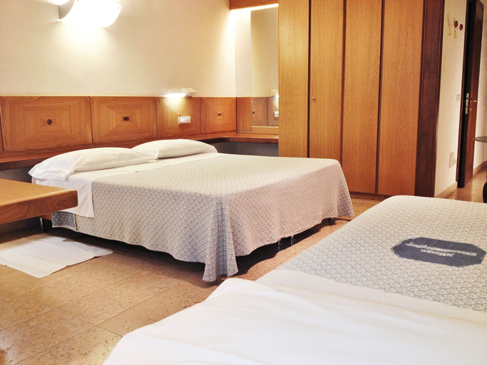 Bedroom 4, Albergo Bianchi Stazione, Mantua