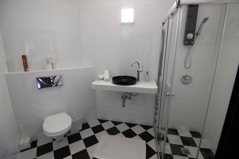 Bathroom 5, Rich Royal Suites