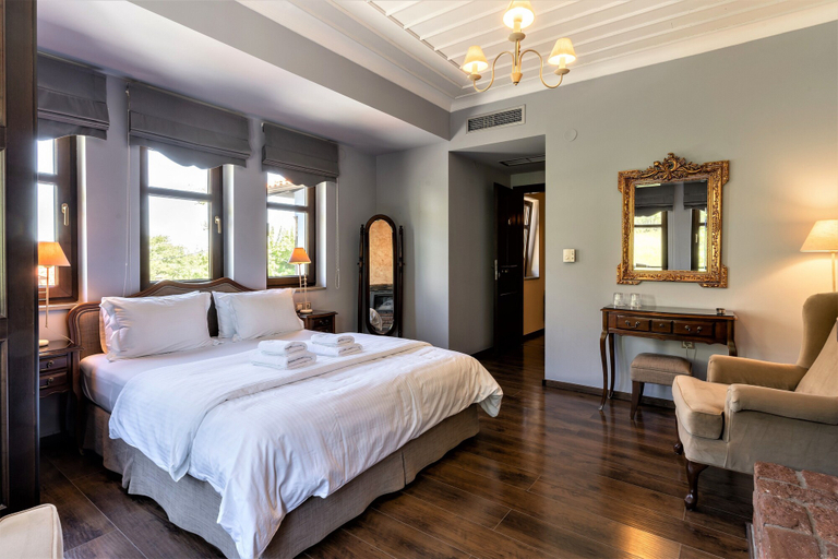 Bedroom 4, To Palio Litohoro, Central Macedonia