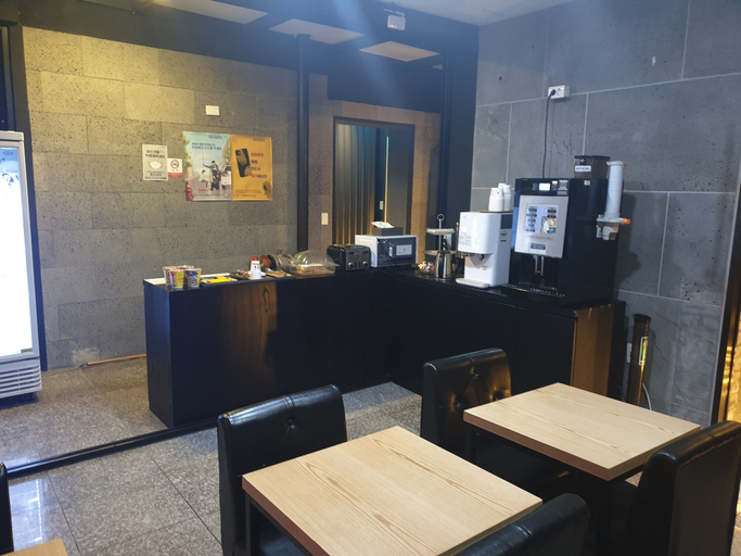 Food & Drinks 4, Louis Hotel, Sasang
