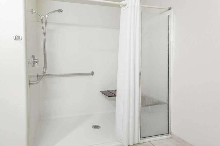 Bathroom 4, Super 8 by Wyndham Fruita, Mesa