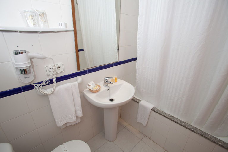 Bathroom 5, Hotel Ses Figueres, Baleares
