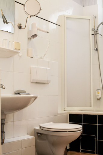 Bathroom 4, Hotel Silesia, Görlitz