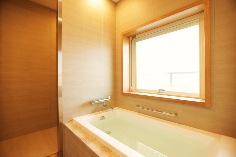 Bathroom 5, Shirahama Key Terrace Hotel Seamore, Shirahama