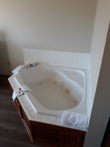 Bathroom 4, Super 8 by Wyndham Bethany MO, Harrison