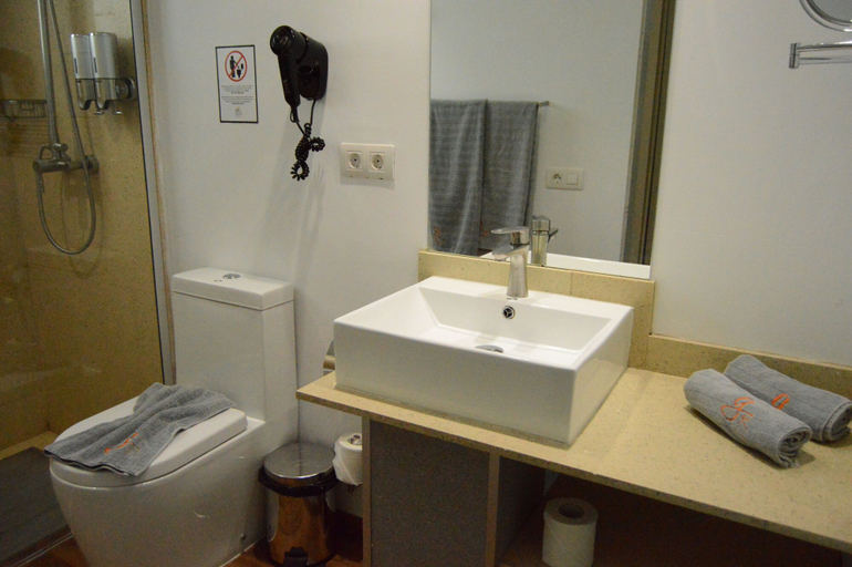 Bathroom 4, Hotel Plaza Palmeras, Las Palmas