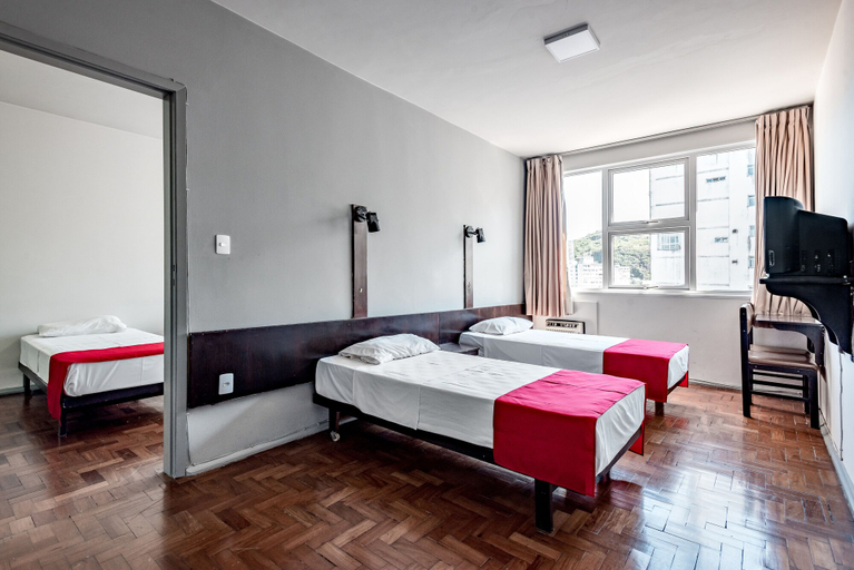 Bedroom 3, Cannes Palace Hotel, Vitoria