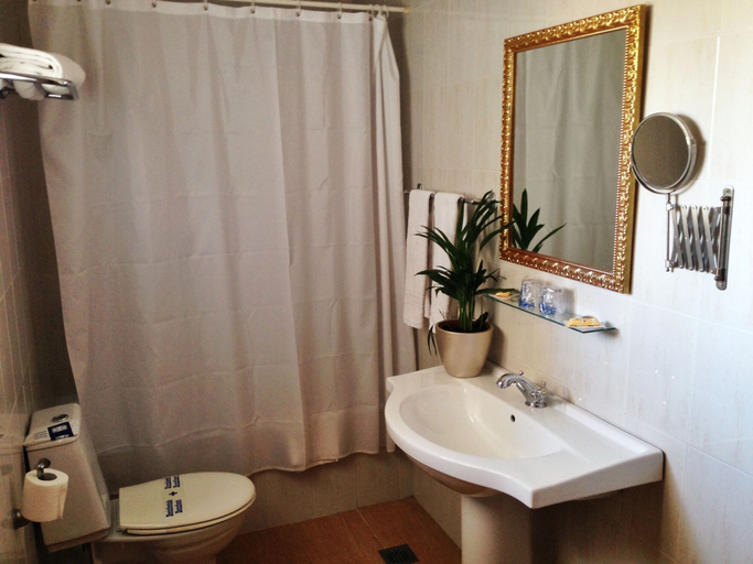 Bathroom, Hotel Carmen Teresa, Málaga