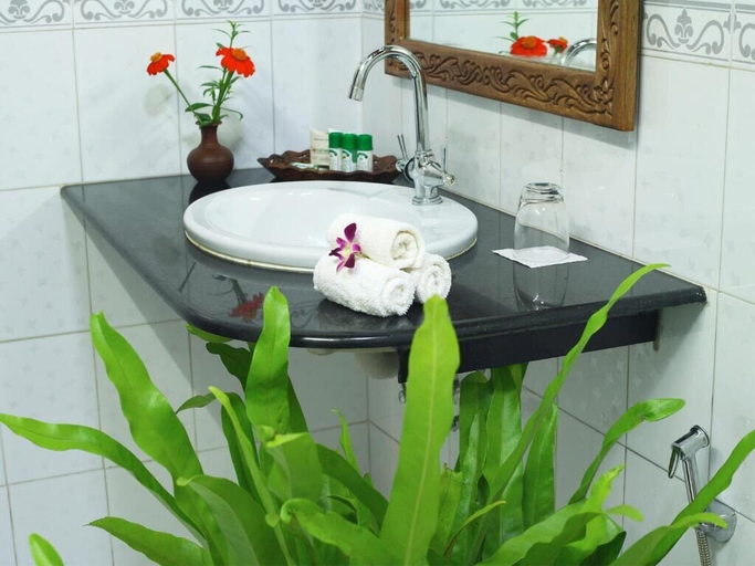 Bathroom 4, Soma Palmshore Beach Resort, Thiruvananthapuram