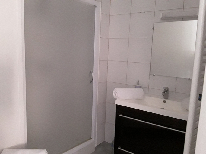 Bathroom, Le Madelon, Dordogne