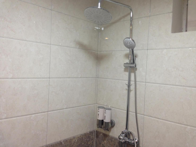 Bathroom 4, Hacinco Hotel, Đống Đa