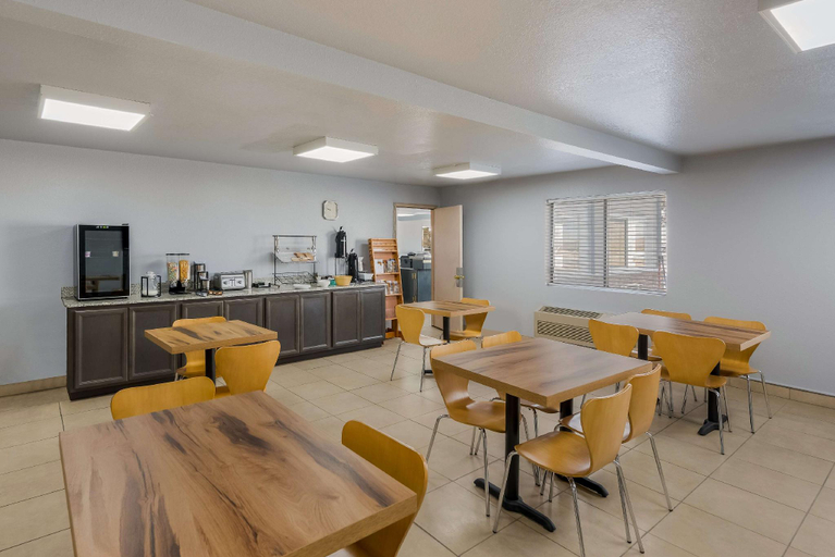 Food & Drinks 5, Surestay By Best Western Wells, Elko