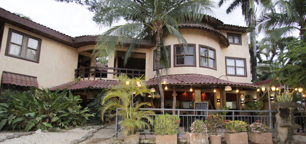Exterior & Views
