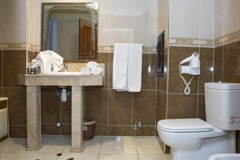Bathroom 5, Hotel Gomassine, Marrakech