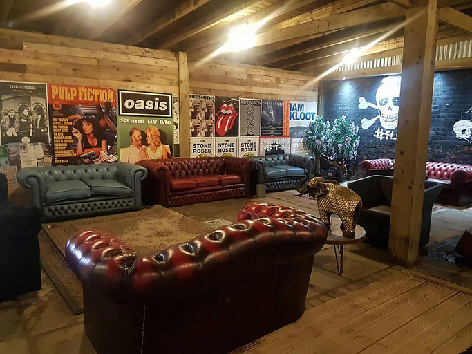 Others 5, Manchester Party Pad, Manchester