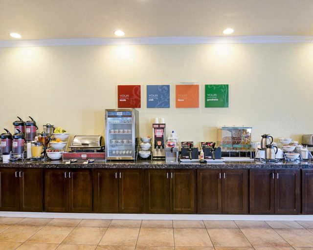 Food & Drinks 5, Comfort Inn & Suites Orange - Montpelier, Orange