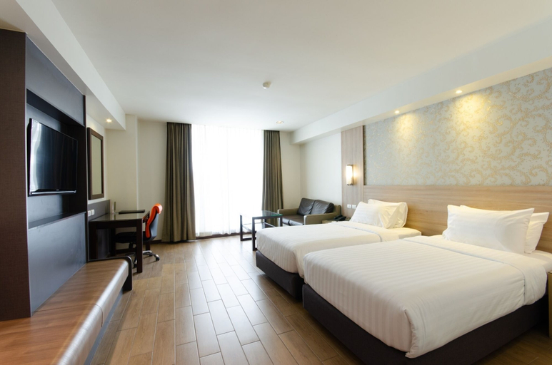 Bedroom 3, Dynasty Grande Hotel, Khlong Toey