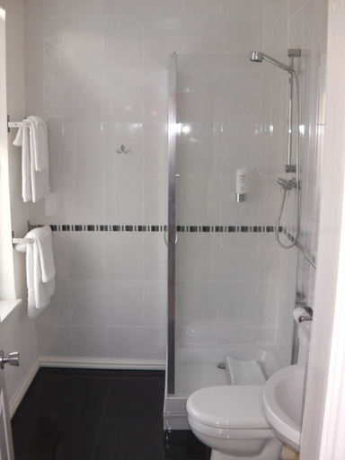 Bathroom 5, The Caledonian Hotel, Newcastle upon Tyne