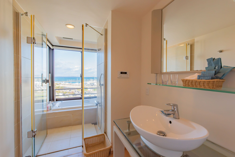 Bathroom 5, Moon Ocean Ginowan Hotel & Residence, Ginowan