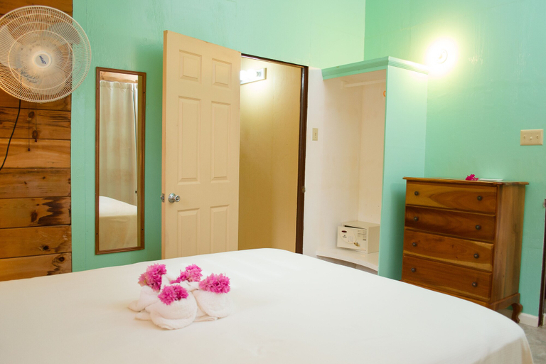 Bedroom 3, The Westender Inn