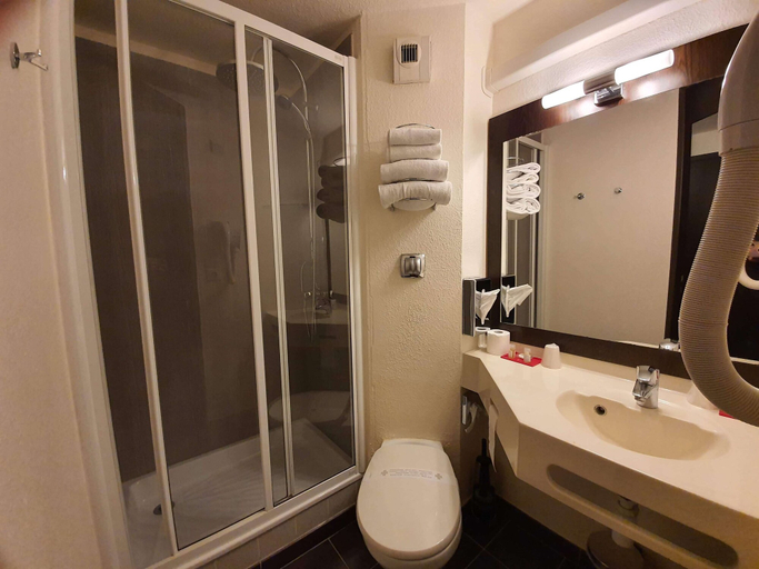 Bathroom 5, Enzo Hotels Cannes Ecluse by Kyriad Direct, Seine-et-Marne