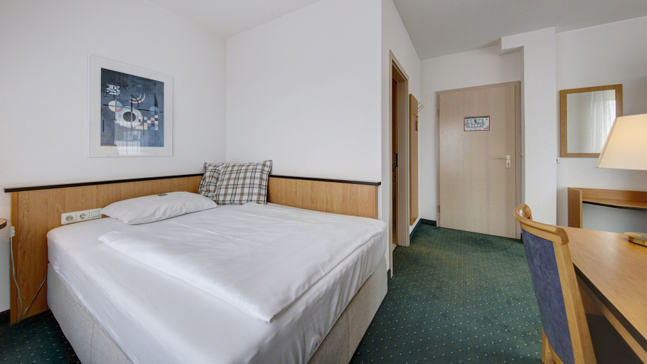 Bedroom 5, Airport Hotel Stetten, Esslingen