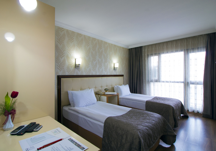 Bedroom 2, Kocaman Hotel Izmir, Konak