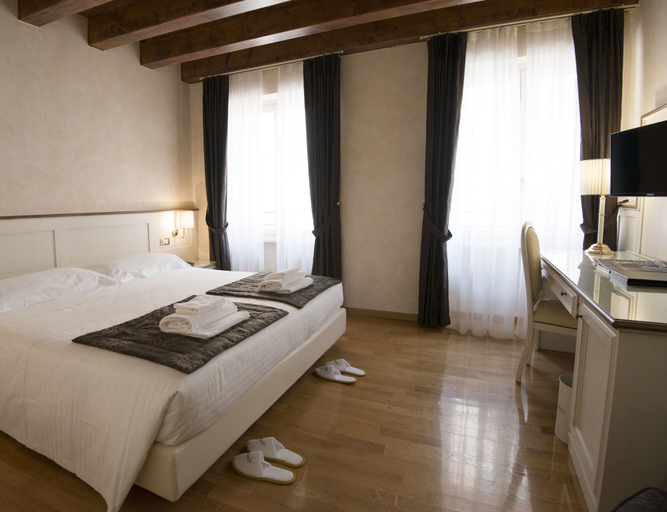 Bedroom 3, Albergo Mazzanti, Verona