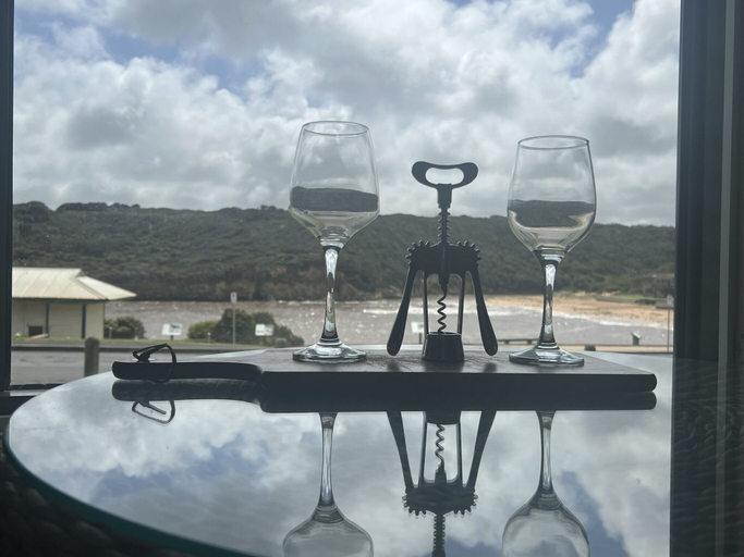 Food & Drinks 4, Southern Ocean Motor Inn, Corangamite - South