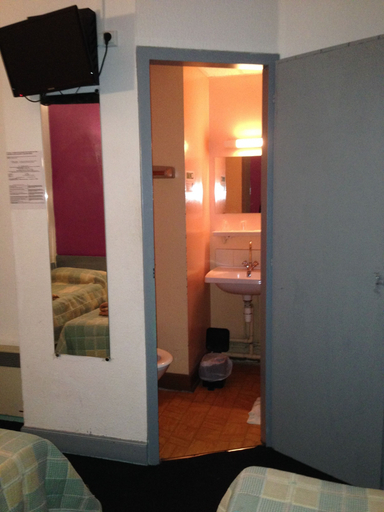 Bedroom 2, Hôtel de Genève, Hautes-Pyrénées