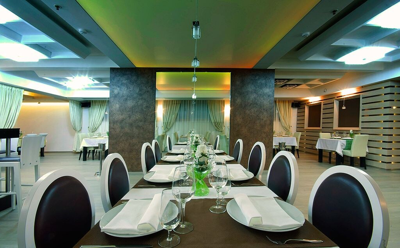 Food & Drinks 5, Hotel SOA