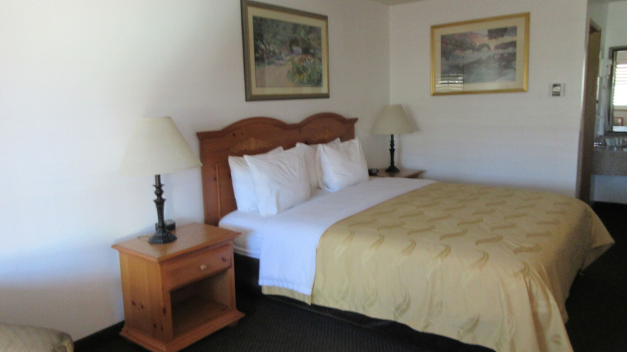 Bedroom 3, Quality Inn Near Fort Hunter Liggett, Monterey