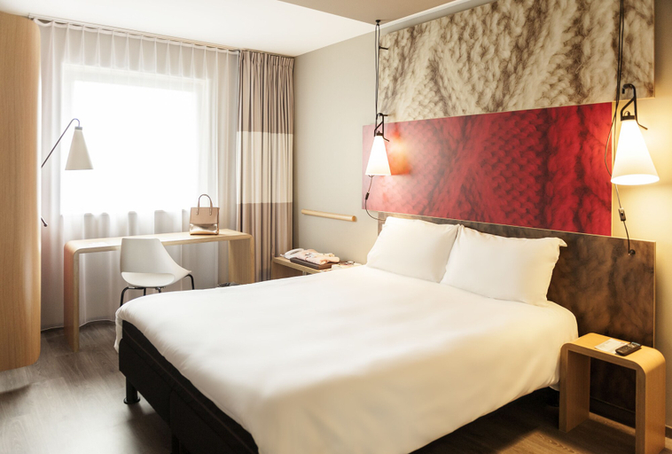 Bedroom 4, ibis Edinburgh Centre Royal Mile - Hunter Square, Edinburgh