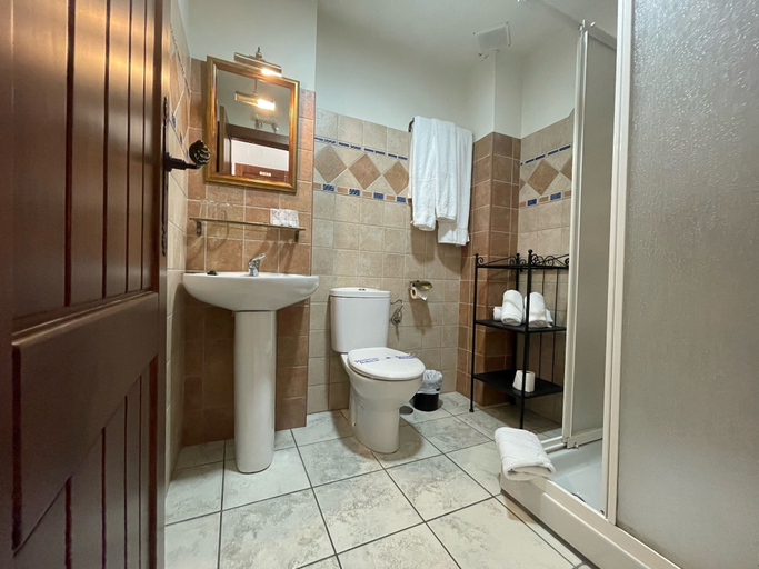 Bathroom 3, Hotel Alandalus, Málaga