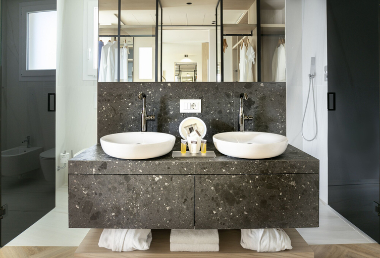 Bathroom 5, Hotel Ambasciatori, Rimini