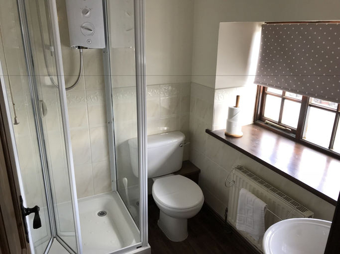 Bathroom 3, Moors Inn, North Yorkshire
