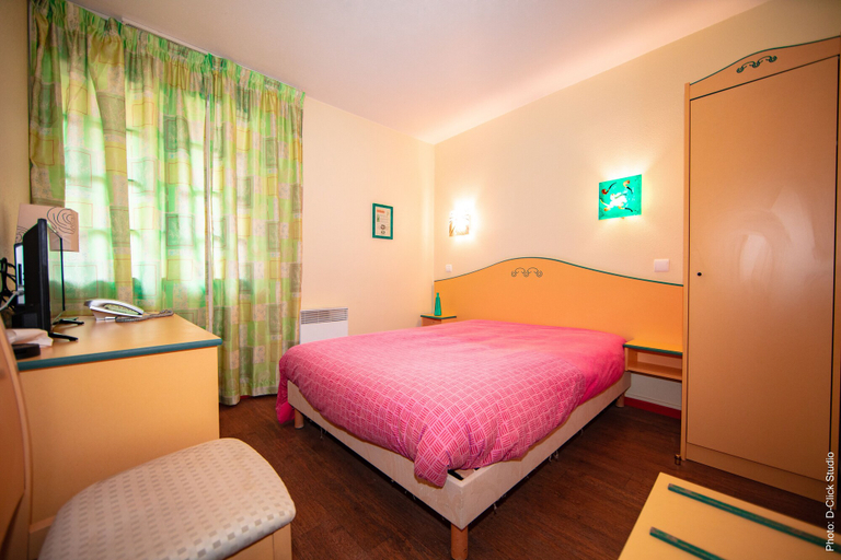 Bedroom 3, Les Tilleuls, Jura