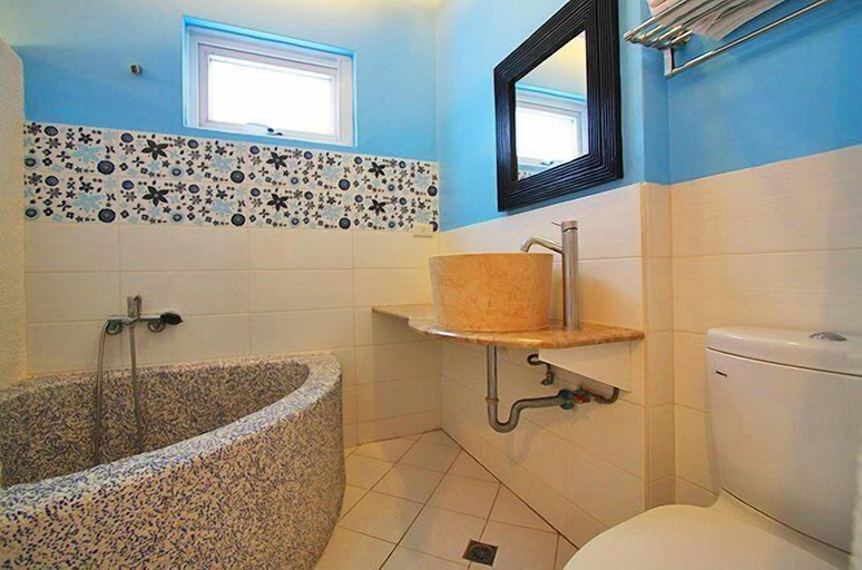 Bathroom 5, Kenting Beach House, Pingtung