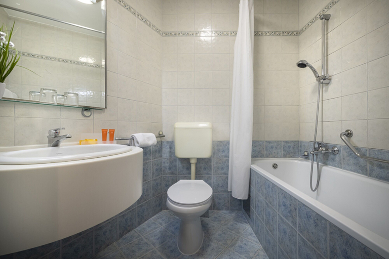 Bathroom 4, Rubin Sunny Hotel, Poreč