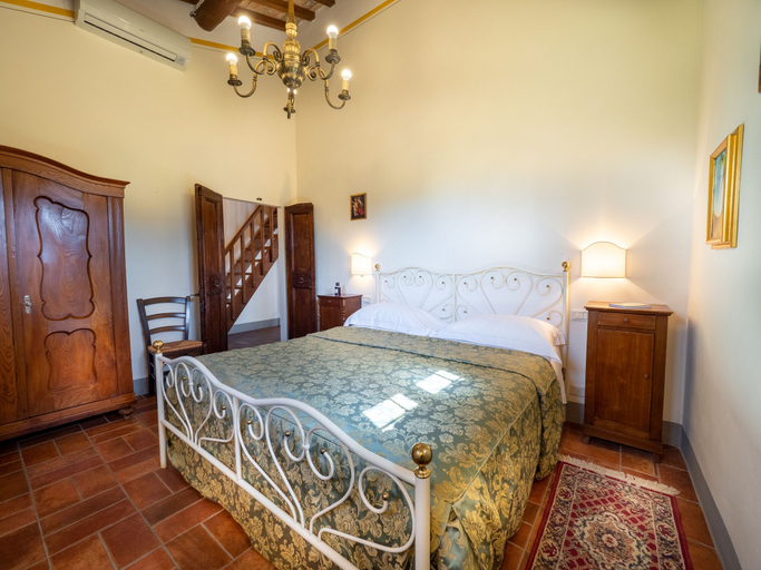 Bedroom 4, Villa Borgo San Pietro, Arezzo