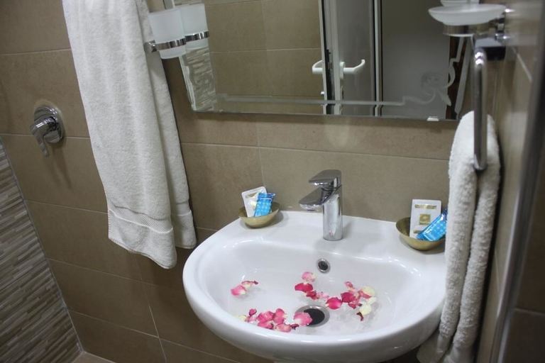 Bathroom 5, Hotel Saint-Antoine, Tiznit