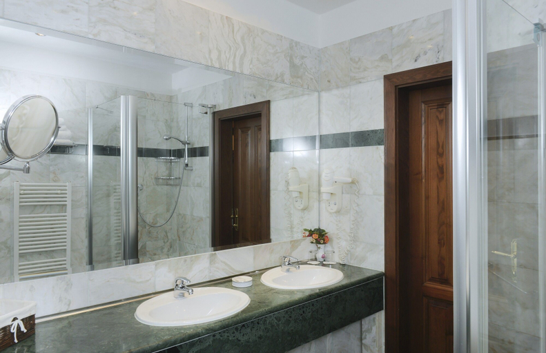 Bathroom 4, Grand Hotel Praha, Praha 1