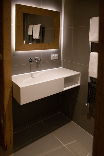 Bathroom 4, Hotel Les Flocons, Isère