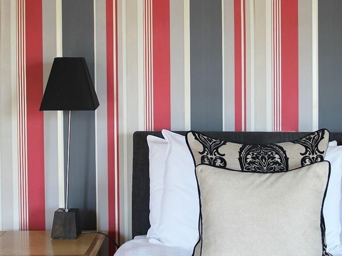 Bedroom 2, The Royal Oak Inn, Cornwall