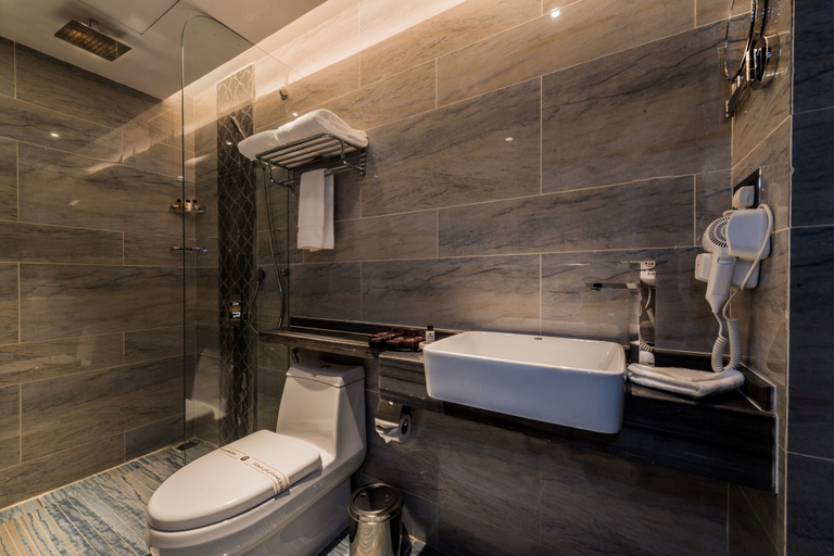 Bathroom 5, Braira Qurtubah Riyadh, Riyadh